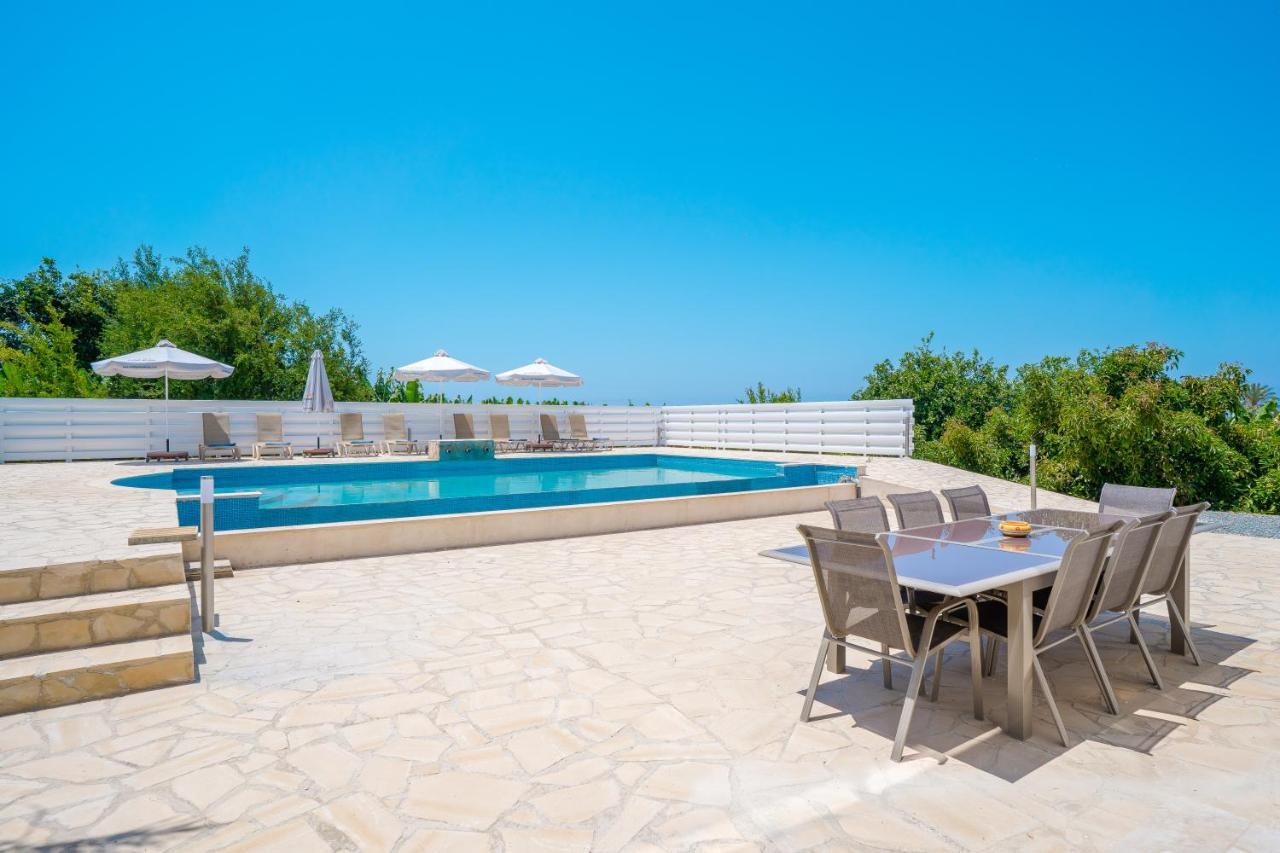 Oniros By Prestige Bookings Péjia Kültér fotó