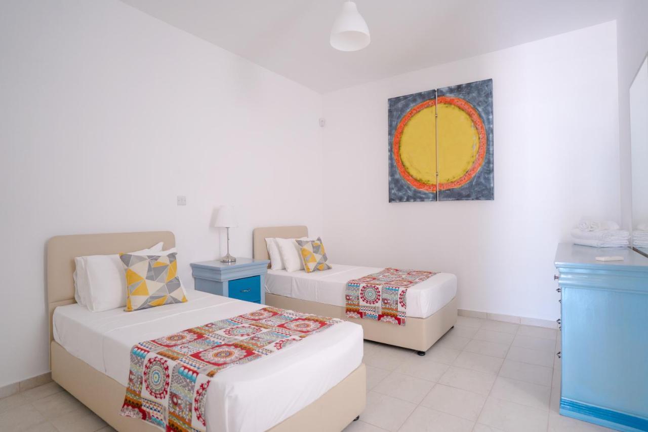 Oniros By Prestige Bookings Péjia Kültér fotó