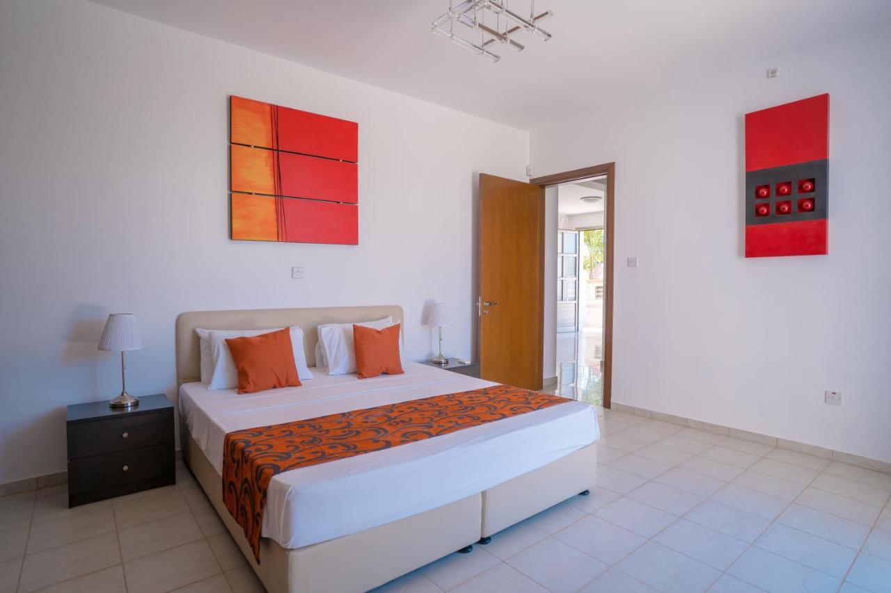 Oniros By Prestige Bookings Péjia Kültér fotó