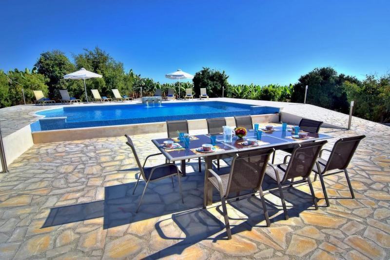 Oniros By Prestige Bookings Péjia Kültér fotó